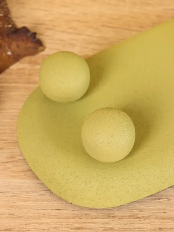 Блюдо сервировочное текстурное на золотых ножках сферах "Олива" 20х10,5х5 см