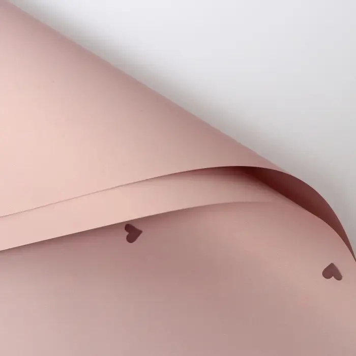 Пленка для цветов и букетов, в листах, 57&times;57 &plusmn;1 см, &laquo;Сердечки&raquo;, пудра темная, 65 мкм