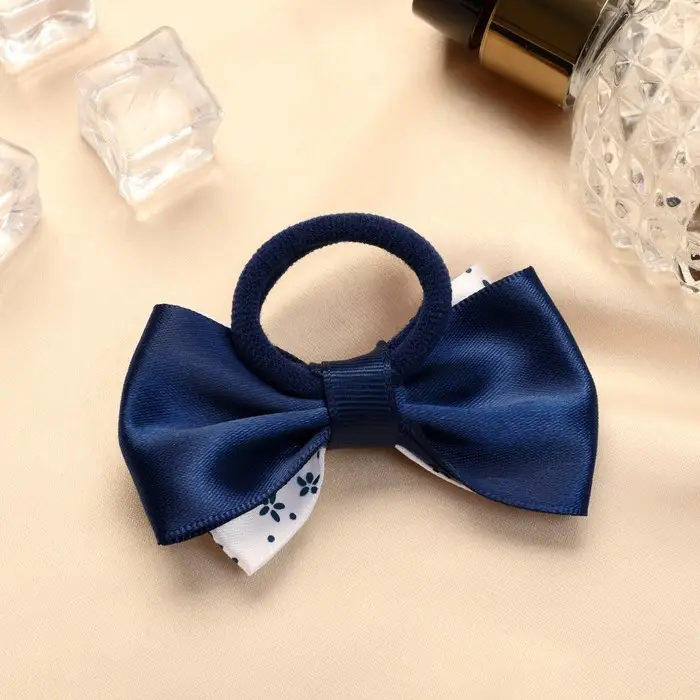 Резинка для волос &laquo;Школьница&raquo;, бант цветочки, 6.5 см, бело-синяя