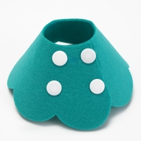 Ветеринарный воротник из фетра "Ромашка", размер M, ярко-бирюзовый Ветеринарный воротник из фетра "Ромашка", размер M, ярко-бирюзовый