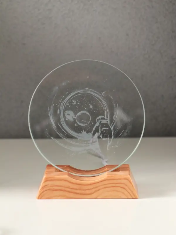 Сувенир стекло свет "Диск. Высадка космонавта на луну" 5хLED d=10 см, USB 10х4х11,4 см