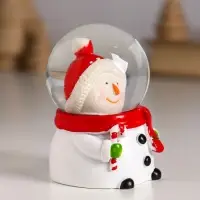 Сувенир полистоун водяной шар "Дед Мороз/Снеговик шар на голове" МИКС 6,8х5х5 см