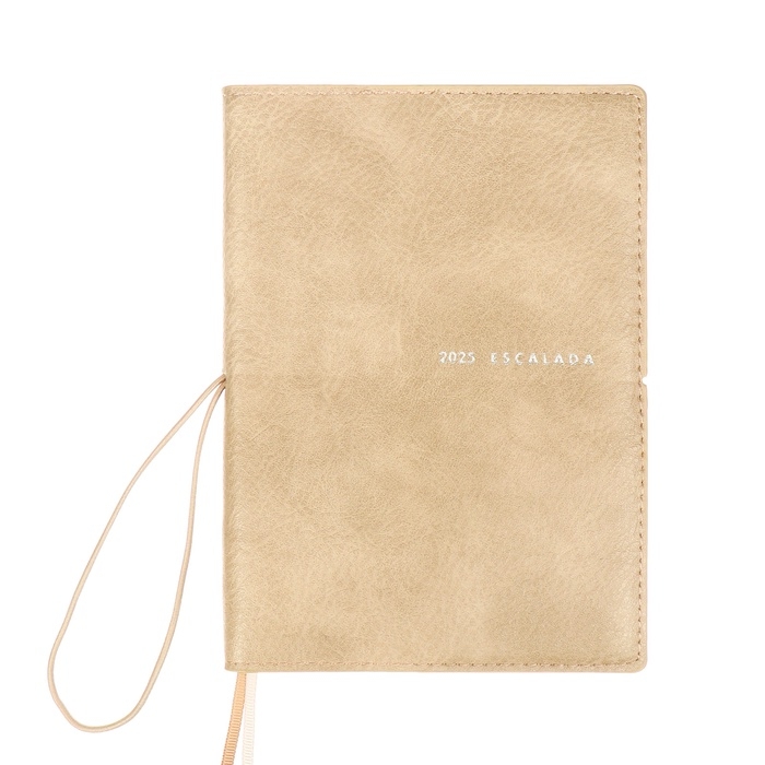 Ежедневник датир 2025г А6+ 176л ESCALADA, мяг обл, иск кожа, тис ф, кр бл 70г/м2, бежевый Ежедневник датир 2025г А6+ 176л ESCALADA, мяг обл, иск кожа, тис ф, кр бл 70г/м2, бежевый