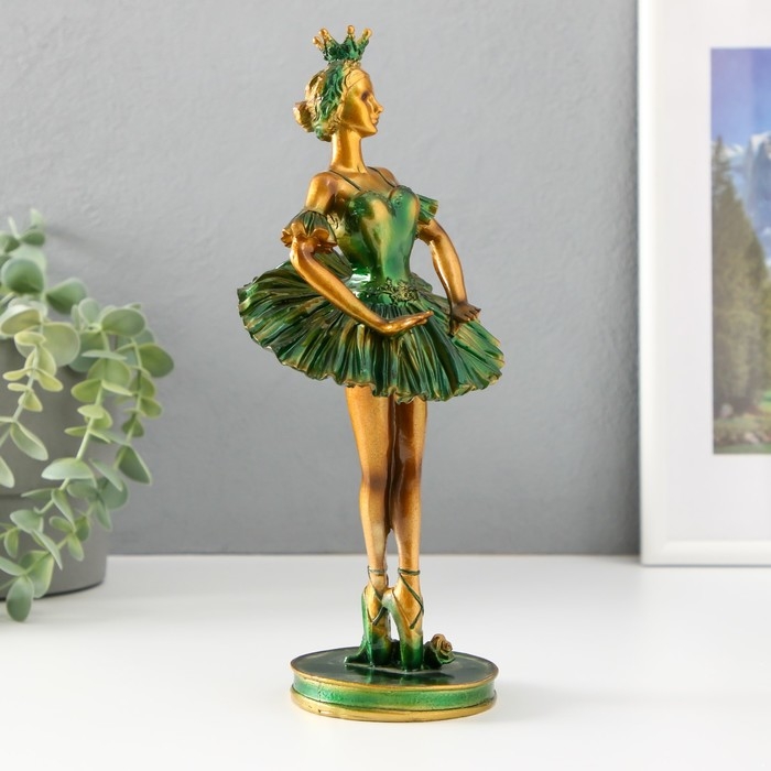 Сувенир полистоун Сувенир полистоун "Балерина в короне с цветком. Выход на поклон" 25,4 см