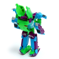 Робот «Герой», трансформируется, собирается из 3-х машинок Робот «Герой», трансформируется, собирается из 3-х машинок