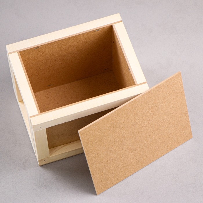 Подарочная коробка "Бандероль" деревянная с гвоздями и веревкой 20&times;16&times;15 см