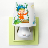 Ночник пластик датчик света "Качели" LED МИКС 5,8х7х10,5 см RISALUX