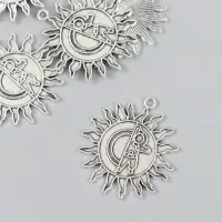 Металлический элемент, декоративная подвеска &laquo;Арт Узор. Солнце и космонавт&raquo;, серебро, 3&times;3.3 см