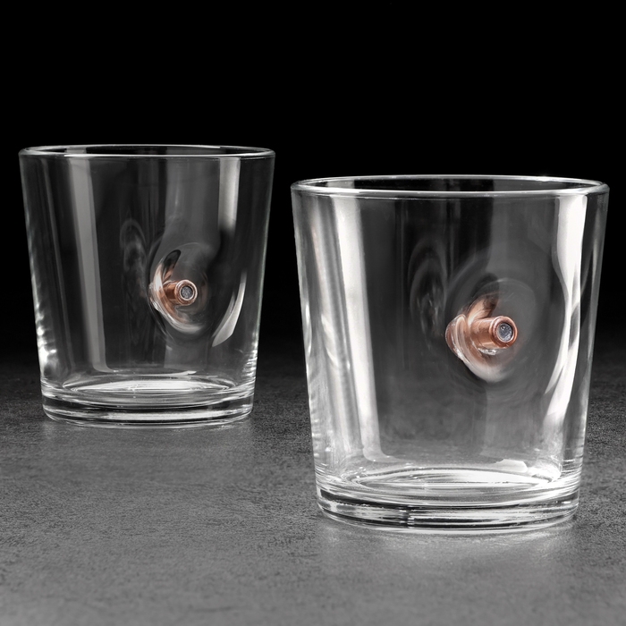 Набор стаканов для виски "Непробиваемые. Ода с пулей"