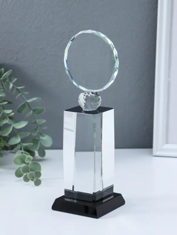 Стела наградная стекло "Медаль" медаль d=8 см площадка 5,5х11,8 см 7х8х24 см