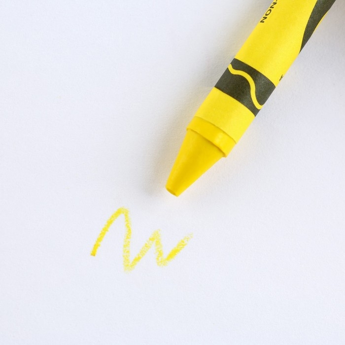 Подарочный набор: блокнот-раскраска и восковые мелки &laquo;Крутому гонщику&raquo;