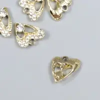 Металлический элемент, декоративная подвеска &laquo;Арт Узор. Фигурное сердечко&raquo;, стразы, золото, 1.5&times;1.9 см