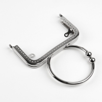 Фермуар пришивной, 12.5×7.5 см, с ручкой d=7.5×9 см, цвет серебристый Фермуар пришивной, 12.5×7.5 см, с ручкой d=7.5×9 см, цвет серебристый