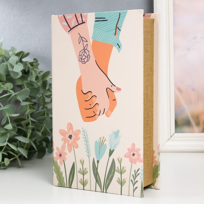 Сейф-книга дерево кожзам "Рука в руке" 21х13х5 см