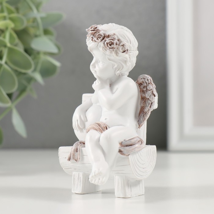 Сувенир полистоун "Милый ангелочек на скамье с сердцем" кофейный венок 5х5х9 см