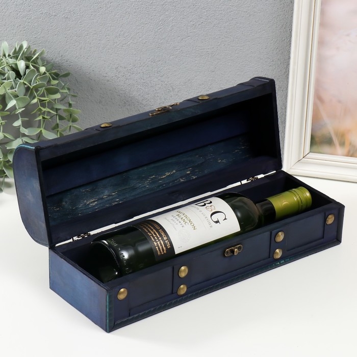 Шкатулка дерево под бутылку "С заклёпками" ярко-синяя 11х34х12,8 см