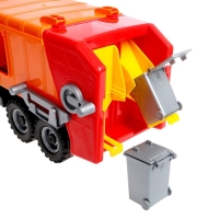 Мусоровоз &laquo;Мерседес&raquo;