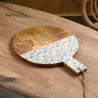 Доска разделочная круглая "Оттенки сирени" дерево манго 36х28 см