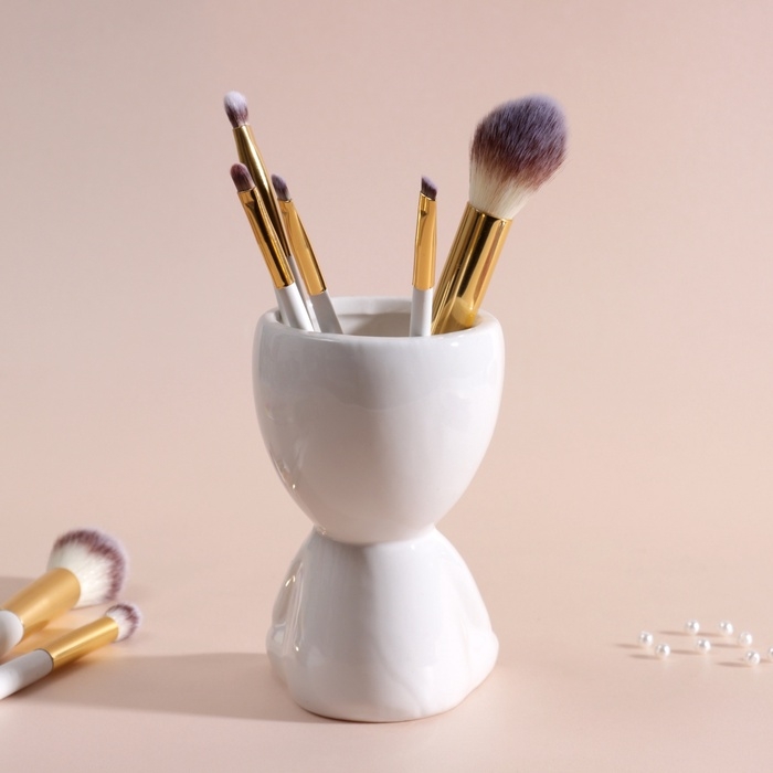 Предмет интерьера "Мистер Грин йог" 11,3*7,5*7 белый  керамика