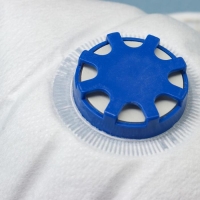 Полумаска фильтр. формованная с клапаном FFP2 в индивидуальной упаковке Полумаска фильтр. формованная с клапаном FFP2 в индивидуальной упаковке