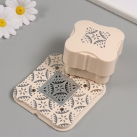 Дырокол фигурный рисунок 3,8х3,8 см "Узор колос" 6.1х6,1х4,1 см