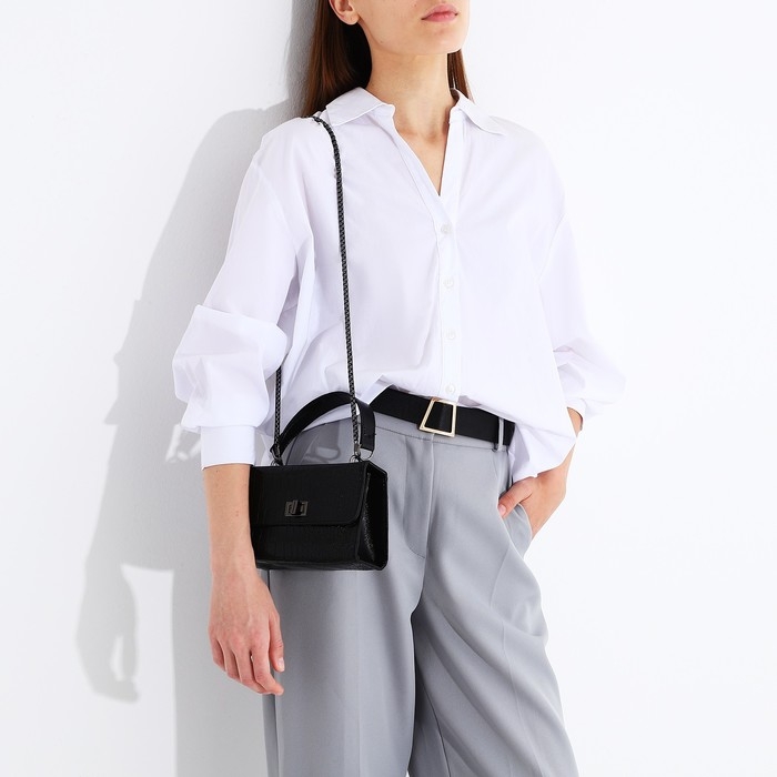 Сумка-мессенджер на застёжке, цвет чёрный Сумка-мессенджер на застёжке, цвет чёрный