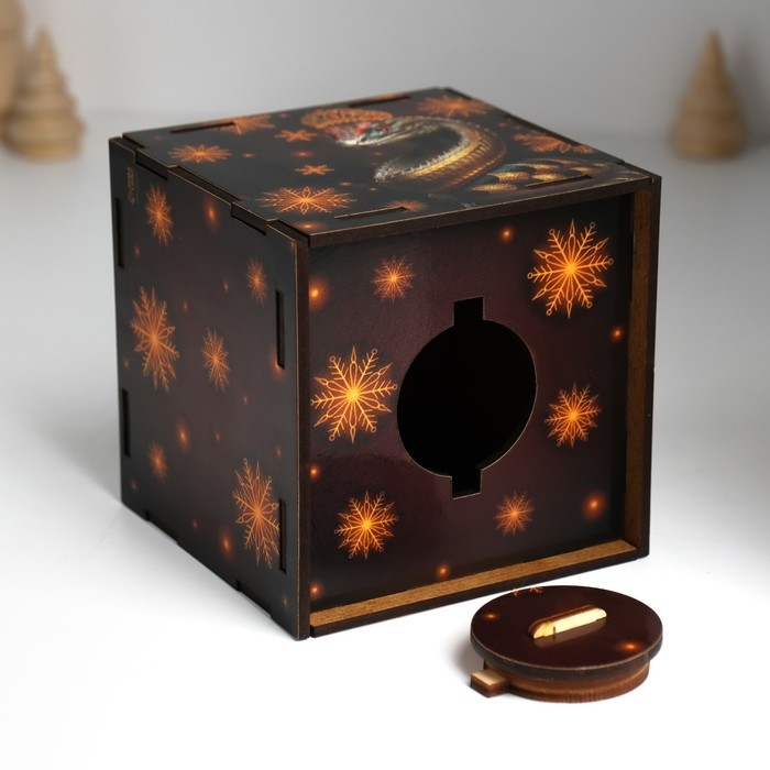 Копилка куб "Змея. Благополучия" 10х10х10 см