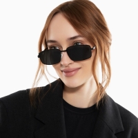 Очки солнцезащитные поляризационные, дужка 12.7 см, ширина 13.1 см, линза 3.8 х 5.8 см