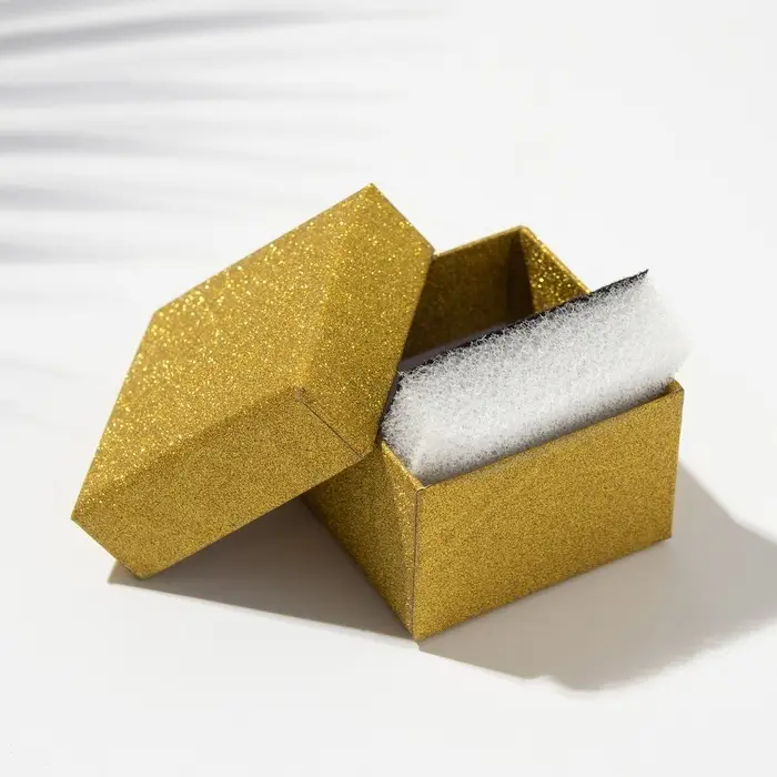 Коробочка подарочная под кольцо/серьги &laquo;Блеск&raquo;, 5&times;5, цвет золото, вставка чёрная