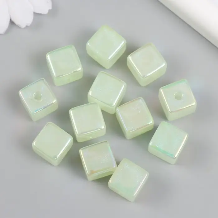 Бусина для творчества пластик "Кубик. Перламутровый блеск" зелёный 1,4х1,4х1,4 см