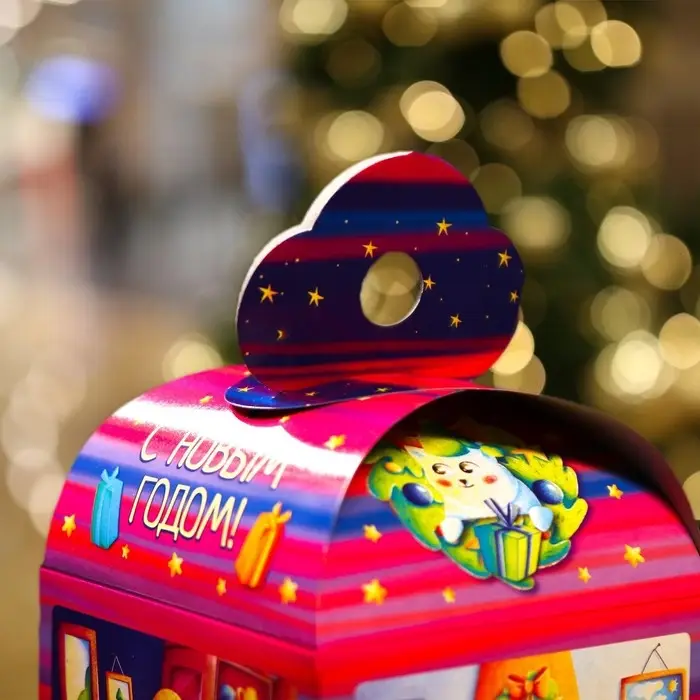 Подарочная коробка &laquo;Гномы&raquo; 12&times;12&times;17 см