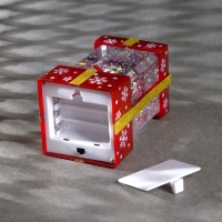 Светодиодная фигура &laquo;Дед Мороз в красном подарке&raquo; 6.3 &times; 11.5 &times; 6.3 см, пластик, блёстки, батарейки АААх3 (не в комплекте), свечение тёплое белое