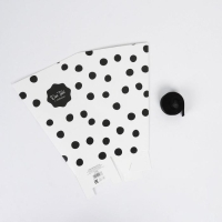 Коробка для цветов на лентах &laquo;Стильный горошек&raquo;, 17 х 25 х 9 см