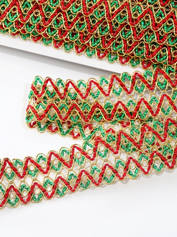 Тесьма Зигзаг зелено-красно-золотая 3.5 см намотка 25 метров