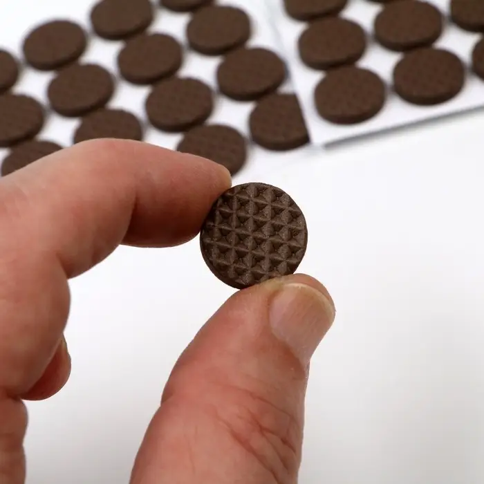Накладка мебельная круглая ТУНДРА, d=18 мм, 32 шт., полимерная, коричневая