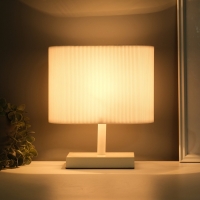 Светильник настольный "Консул" 1х40Вт Е27 белый 25х13х29см Светильник настольный "Консул" 1х40Вт Е27 белый 25х13х29см