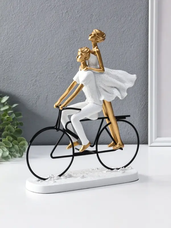 Сувенир полистоун "Парочка на велосипеде" бело-золотой 8,5х23х29 см