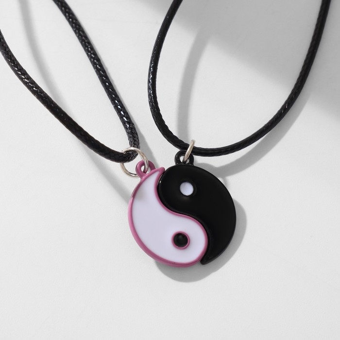 Кулоны &laquo;Неразлучники&raquo; на магните, инь-ян, цвет чёрно-розовый, 40 см