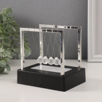 Маятник "Светящиеся шары" 5 диодов МИКС 12х12х9 см