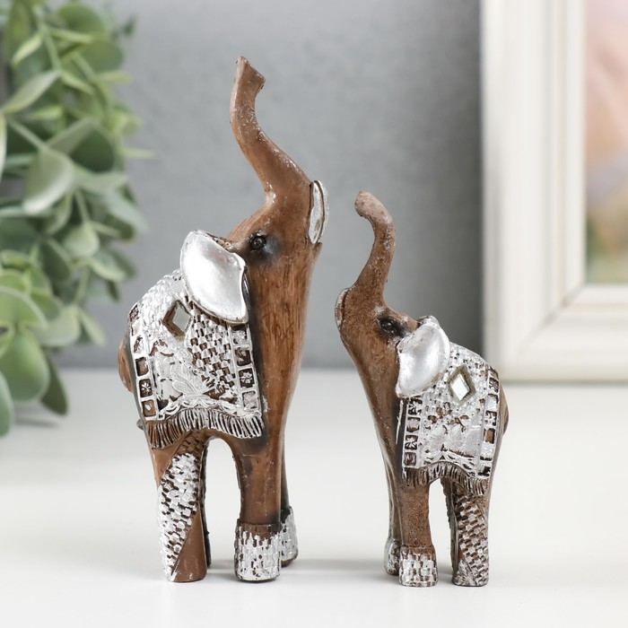 Набор фигурок полистоун &laquo;Два слоника в серебристой попоне&raquo;, 2 шт., 11&times;8.3&times;3.5 см