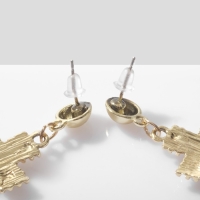 Серьги с жемчугом &laquo;Крестики&raquo; на бусинах, цвет белый в золоте