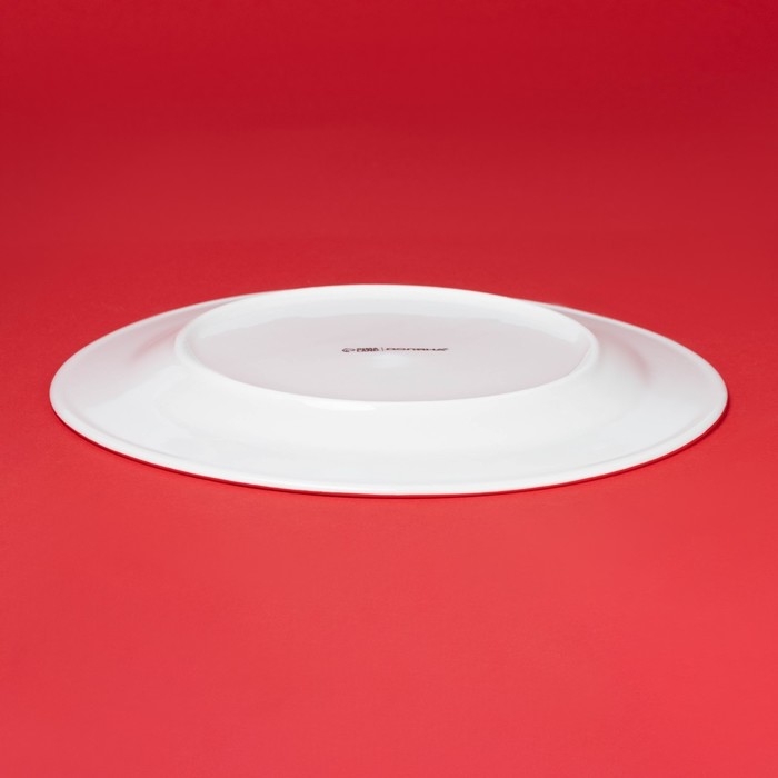 Тарелка новогодняя Доляна &laquo;Сани Деда Мороза&raquo;, d=25,5 см, фарфор, цвет белый