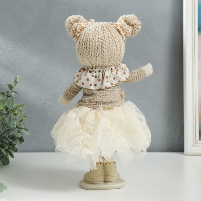 Кукла интерьерная Кукла интерьерная "Малышка в бежевом наряде, юбка из сетки" 33х15х18,5 см
