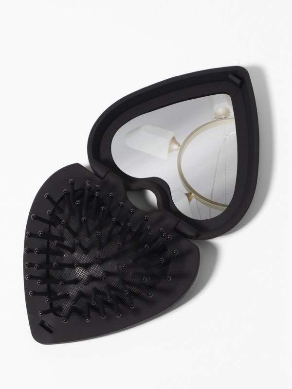 Расчёска массажная &laquo;Сердце&raquo;, складная, с зеркалом, 8&times;2.5 см, матовая, чёрная