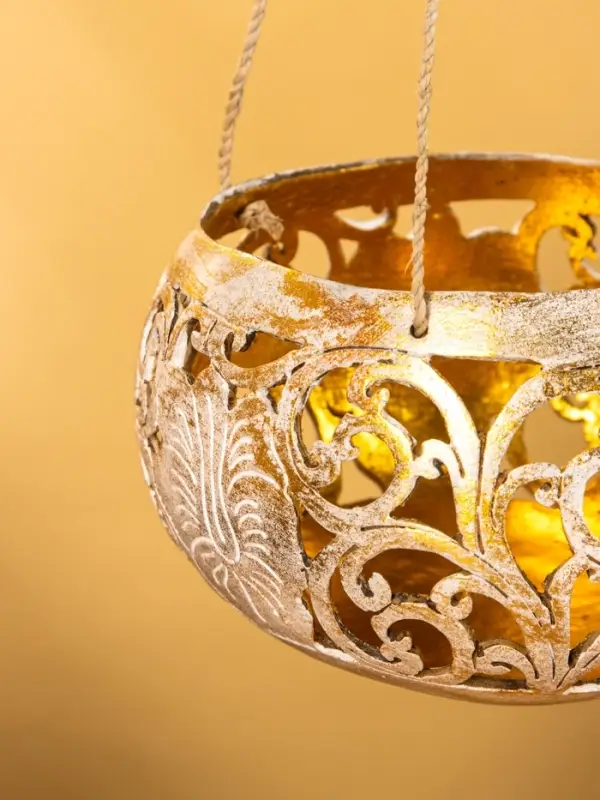 Подсвечник подвесной из кокоса, 14&times;14&times;10 см, золотисто-белый