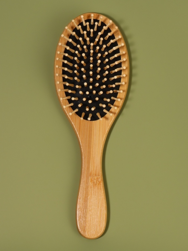 Расчёска массажная BAMBOO 24*8см бамбук/резина черн подвес/пакет QF