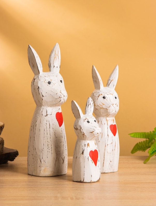 Набор сувенирный "Зайцы с сердечком" дерево, h - 25,20 и 15 см, цв. белый