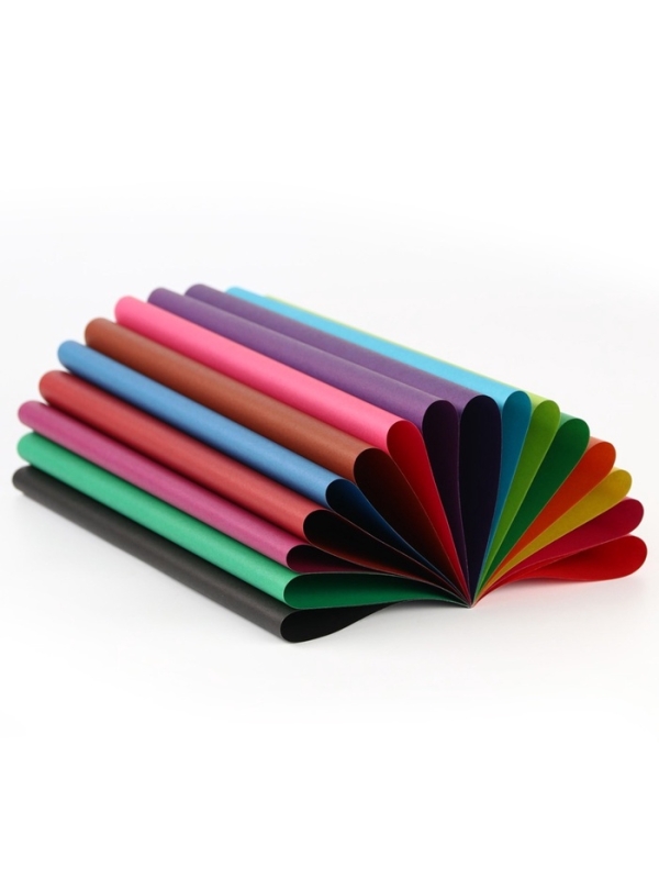 Набор "Минни Маус" А4: 10л цветного одностороннего картона + 16л цветной двусторонней бумаги