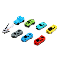 Грузовик &laquo;Трейлер&raquo; с 7 машинами и вертолетом