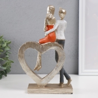 Сувенир полистоун "Влюблённая пара с большим сердцем" 15х7х23,5 см Сувенир полистоун "Влюблённая пара с большим сердцем" 15х7х23,5 см